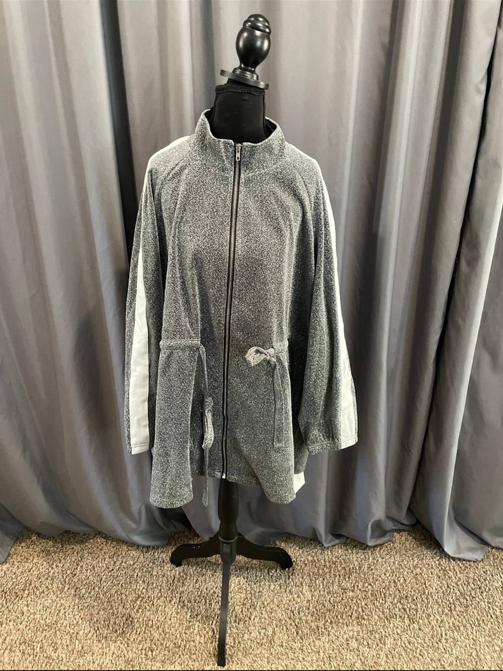 Bloomchic NWT full zip jacket with drawstring, waist metallic silver 22–24